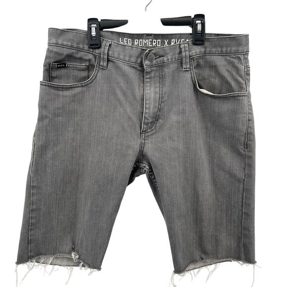 RVCA Leo Romero Jeans Short Mens 34 Gray Stretchy Denim Raw Hem Pockets Slim Fit - Picture 1 of 9